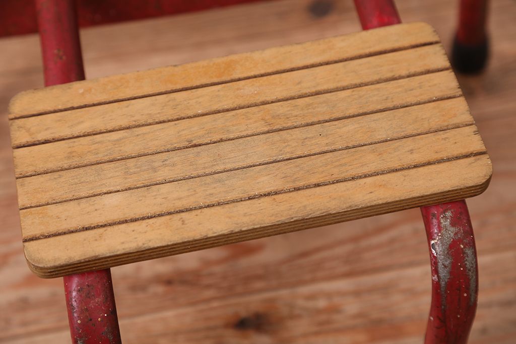 アンティーク雑貨　イギリスビンテージ　小さな可愛い鉄脚折り畳みステップ(踏み台・台)