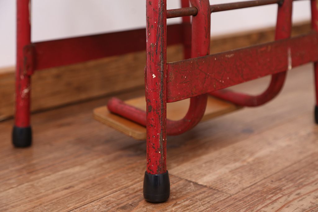 アンティーク雑貨　イギリスビンテージ　小さな可愛い鉄脚折り畳みステップ(踏み台・台)