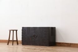 アンティーク家具　古民具・骨董 明治時代!使い込まれた観音開き時代箪笥ローボード