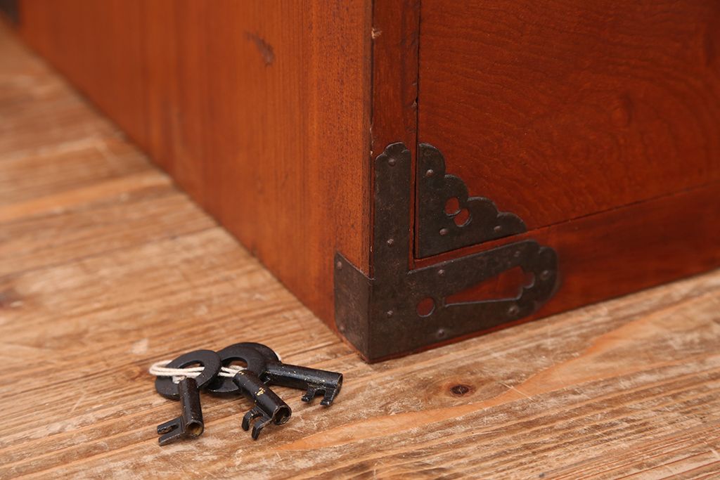 アンティーク　極上!美品!漆のキレイな前面玉杢の美しい重ね仙台箪笥(時代箪笥)