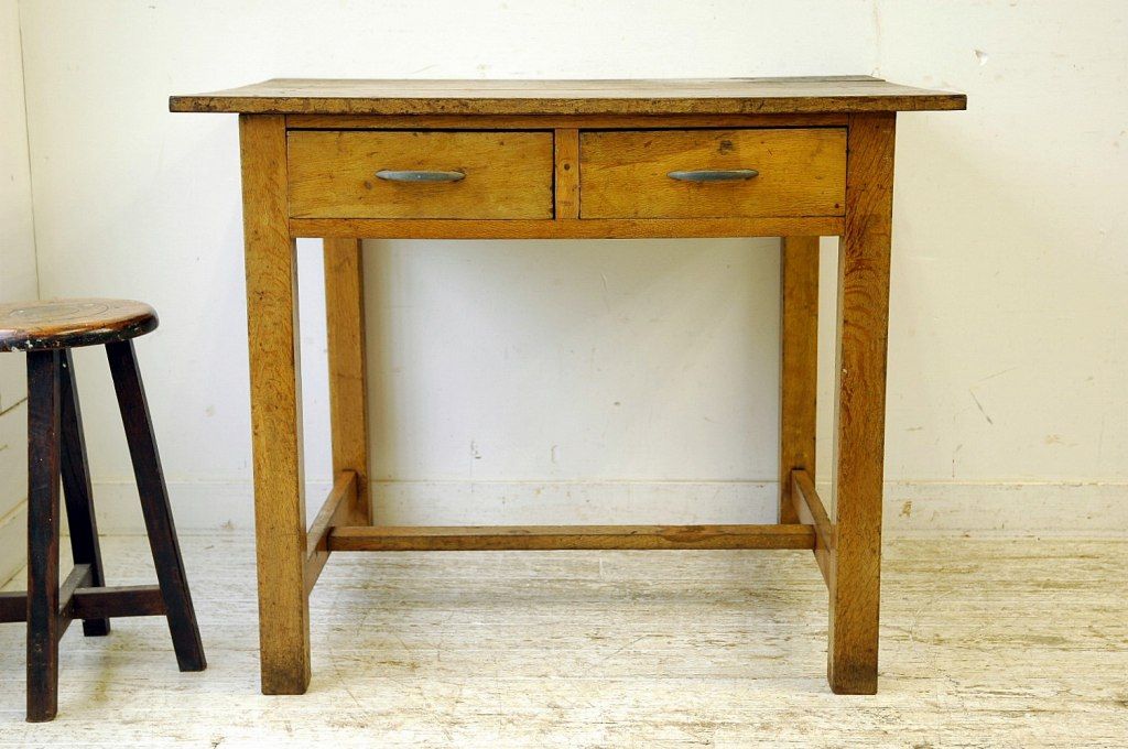 アンティーク家具　古いナラ材のシンプルな平机