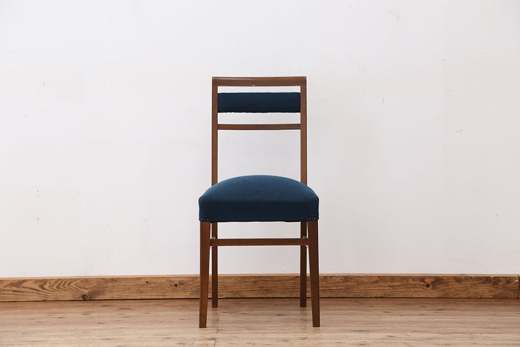 レトロ家具　レトロなデザインの椅子