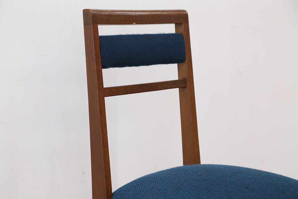 レトロ家具　レトロなデザインの椅子
