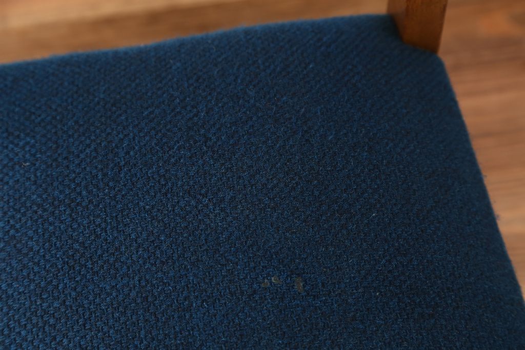 レトロ家具　レトロなデザインの椅子