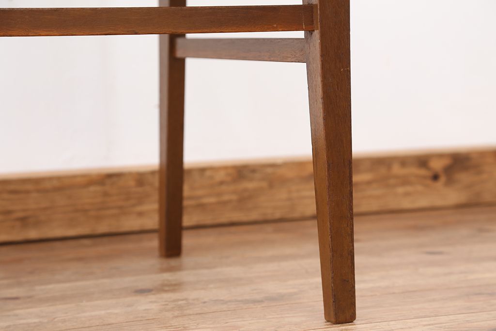 レトロ家具　レトロなデザインの椅子