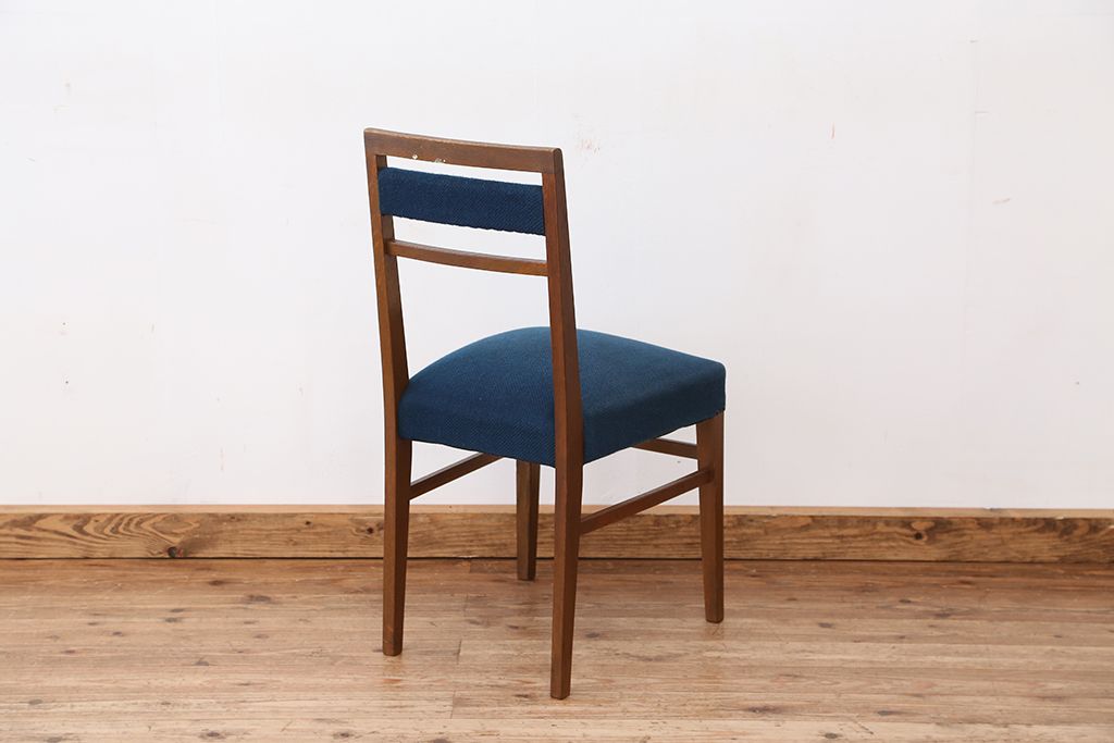 レトロ家具　レトロなデザインの椅子