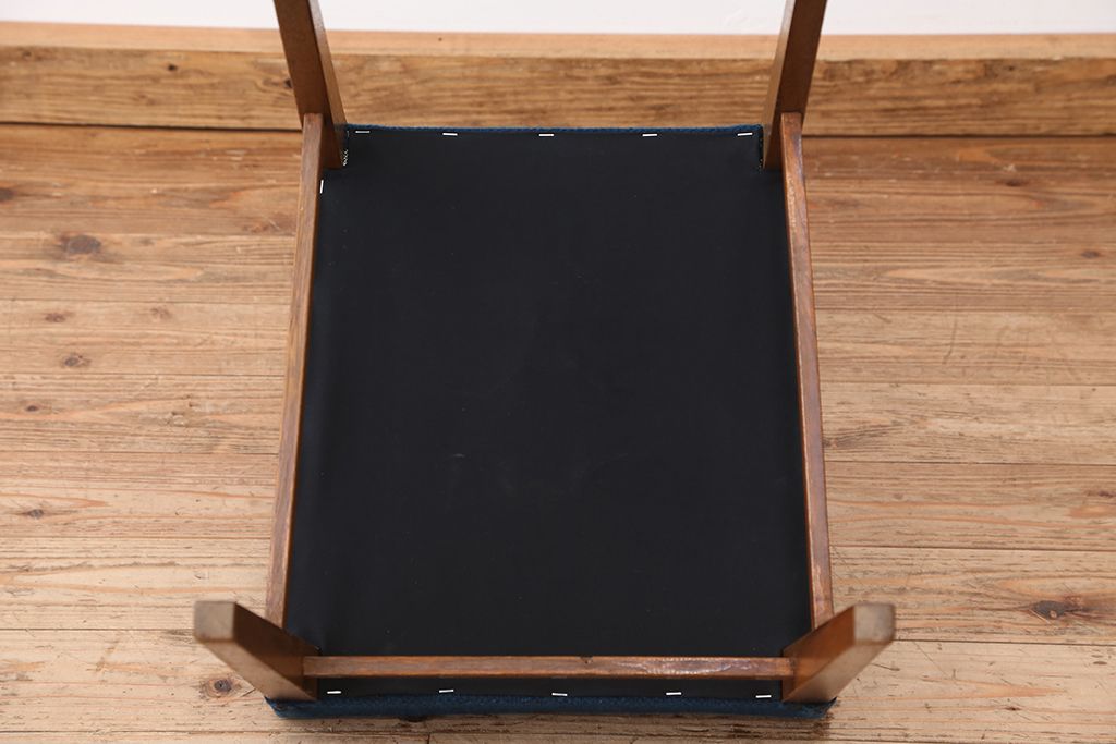 レトロ家具　レトロなデザインの椅子