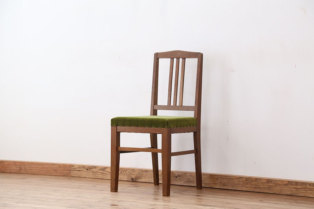 レトロ家具　レトロなデザインのナラ材椅子　