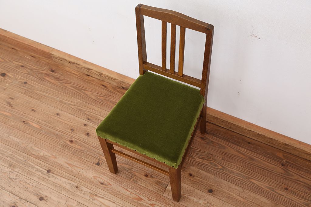 レトロ家具　レトロなデザインのナラ材椅子　