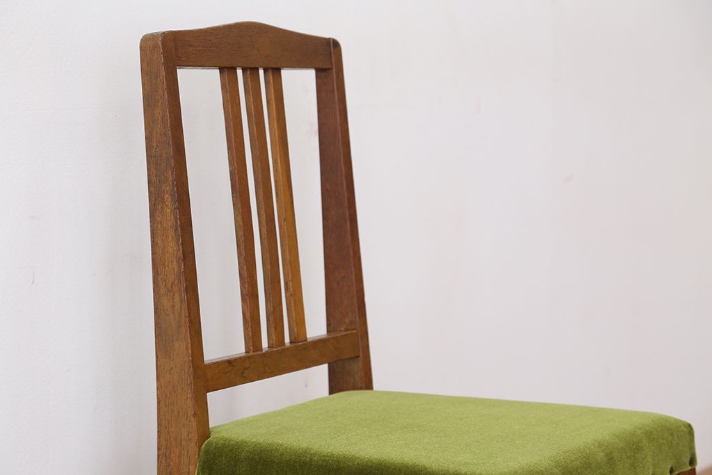 レトロ家具　レトロなデザインのナラ材椅子　