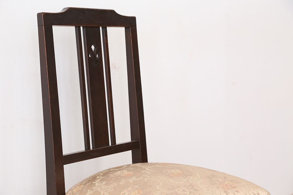 アンティーク家具　古い洋館のシックな椅子(イス)　