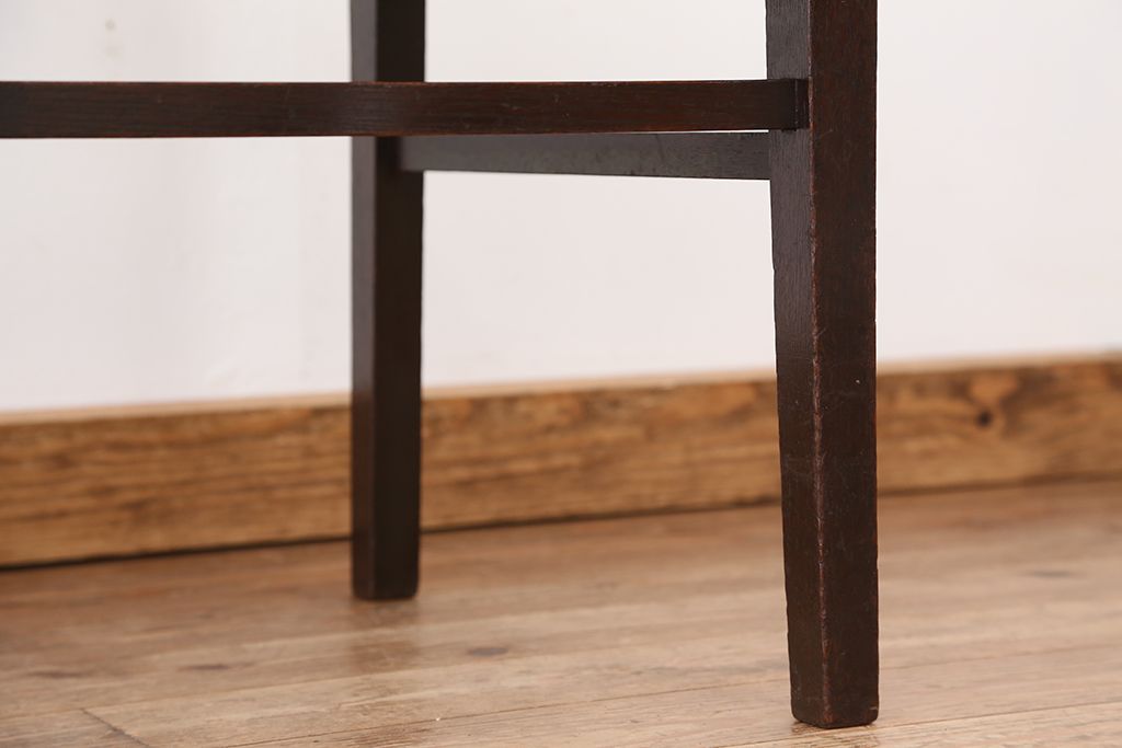 アンティーク家具　古い洋館のシックな椅子(イス)　