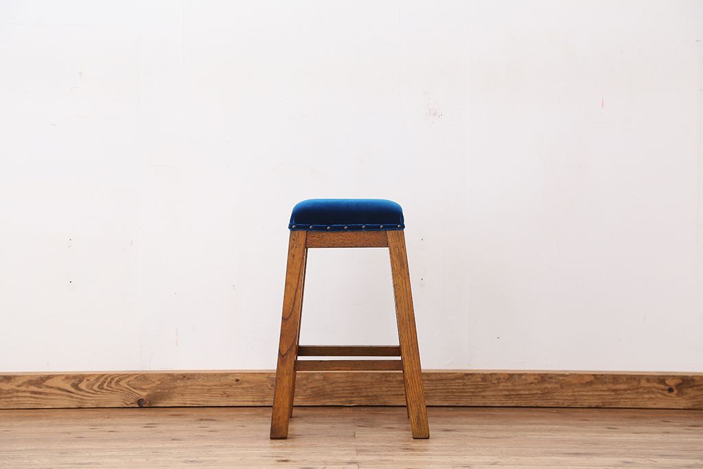 美品!古い木の角スツール(椅子・イス)　