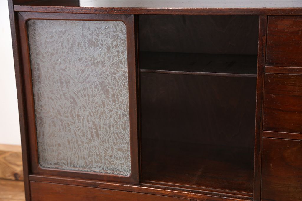 アンティーク家具　可愛いデザイン!古い栗材の結霜ガラス茶箪笥(収納棚)