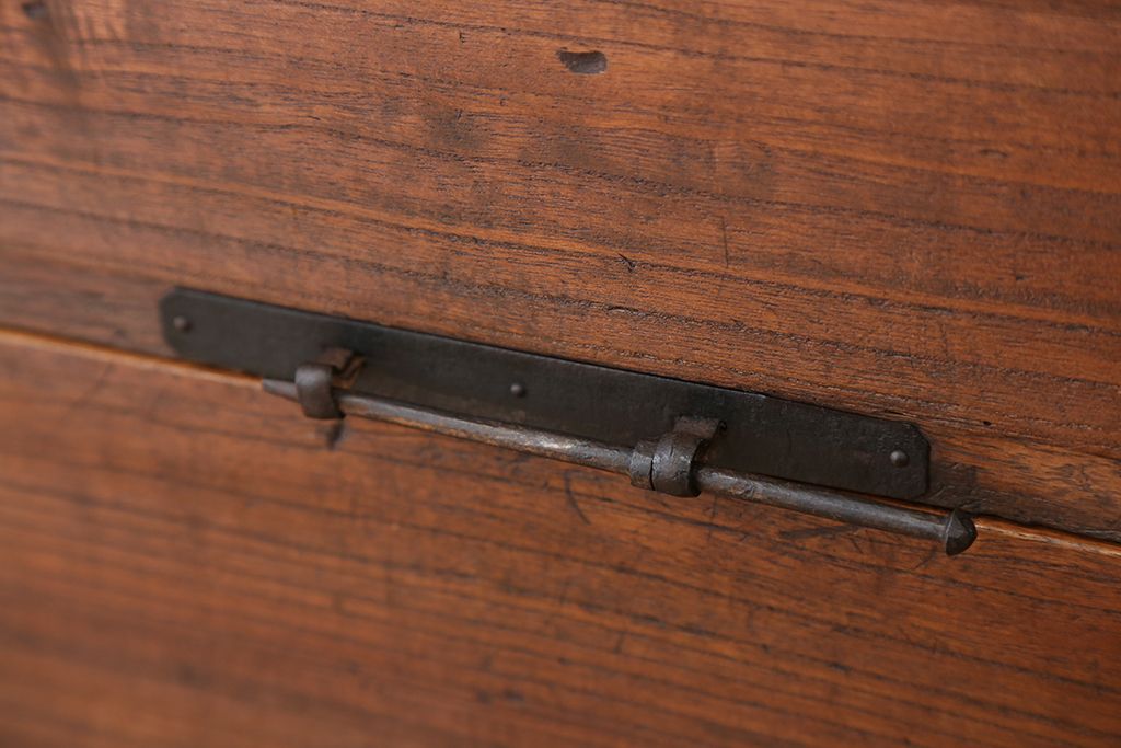 アンティーク家具　重厚!観音開き時代箪笥ローボード(ローチェスト)