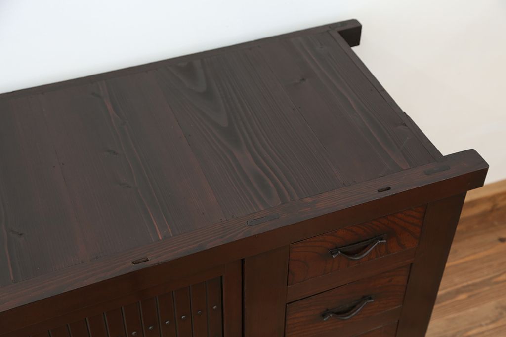 アンティーク家具　重厚!昇り引き出し付き六尺水屋箪笥(食器棚、収納棚)