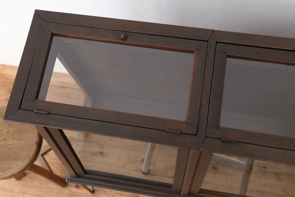 アンティーク家具　アンティーク　古いタバコ屋の鉄脚ガラスケース(ショーケース)