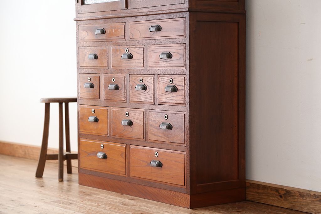 レトロ家具　昭和レトロ　素敵なデザイン!古い木の二段重ね引き出し収納棚