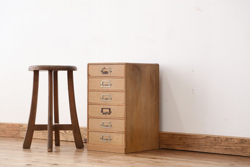 レトロ家具　レトロなデザインのネームプレート付小引き出し