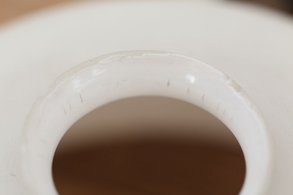 古い乳白ガラスの丸い吊り下げ照明(天井照明、電笠)