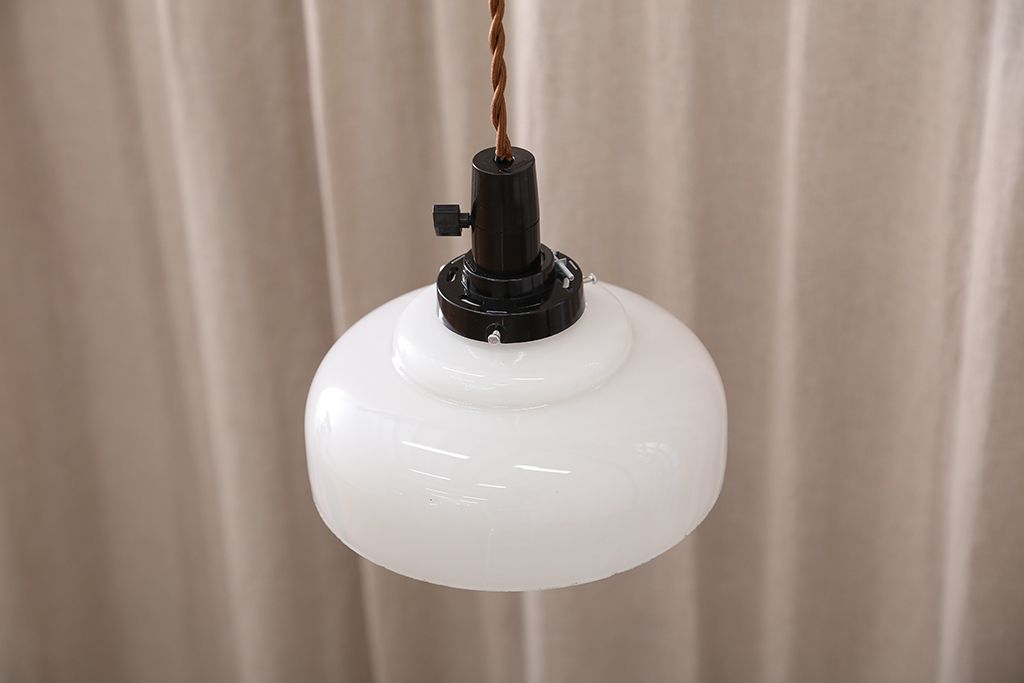 古い乳白ガラスの吊り下げ照明(天井照明、電笠)
