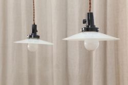 古いお家のレトロな平笠照明　2枚セット?
