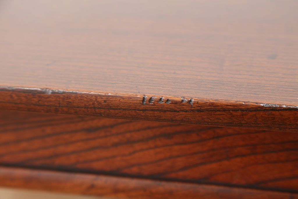 アンティーク家具　古民具・骨董　天板一枚板!古い欅材の一枚板座卓(テーブル、机)(1)