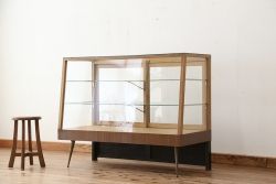 レトロ家具　アンティーク　古い駄菓子屋のレトロな台形ガラスケース?(ショーケース)