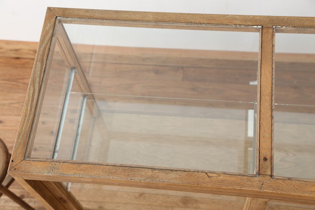 アンティーク　古い雑貨屋のレトロなガラスケース(ショーケース)