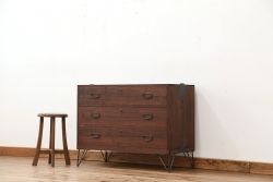アンティーク家具　アンティーク　鉄脚ローチェスト?(ローボード)
