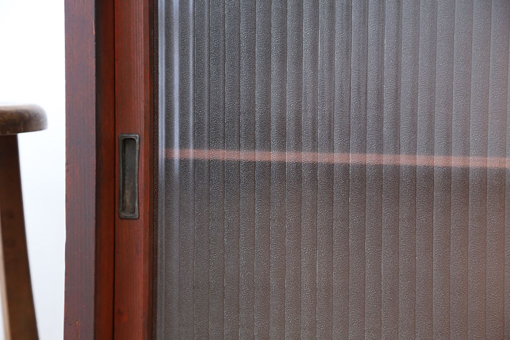 アンティーク家具　★アンティーク　古い木の縦型鉄脚収納棚