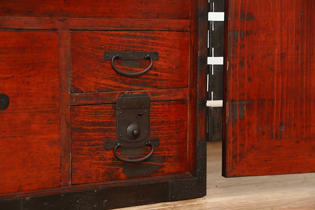 アンティーク家具　古民具・骨董　古いお家の観音開き時代箪笥ローボード(ローチェスト)