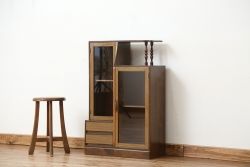 レトロ家具　アンティーク　レトロなデザインの小振りな本箱