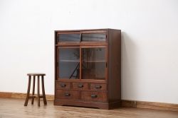 アンティーク家具　アンティーク　高級品!三方ケヤキ材の上質な収納棚(飾り棚、茶箪笥)