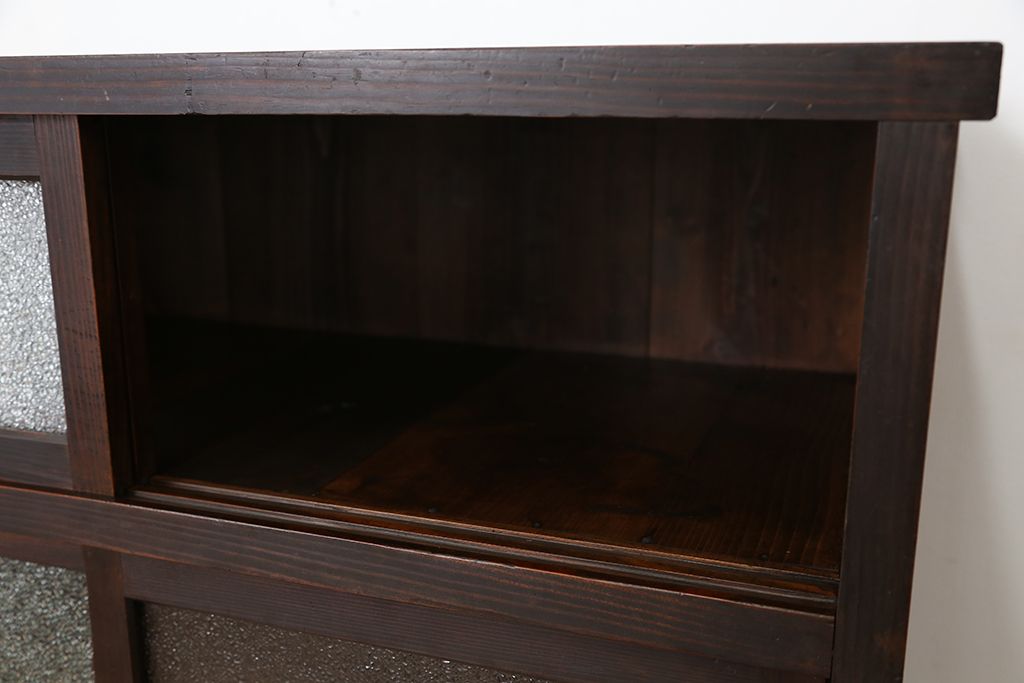 アンティーク家具　☆古民具・骨董　使い込まれたダイヤガラス二段重ねアンティーク食器棚(収納棚)