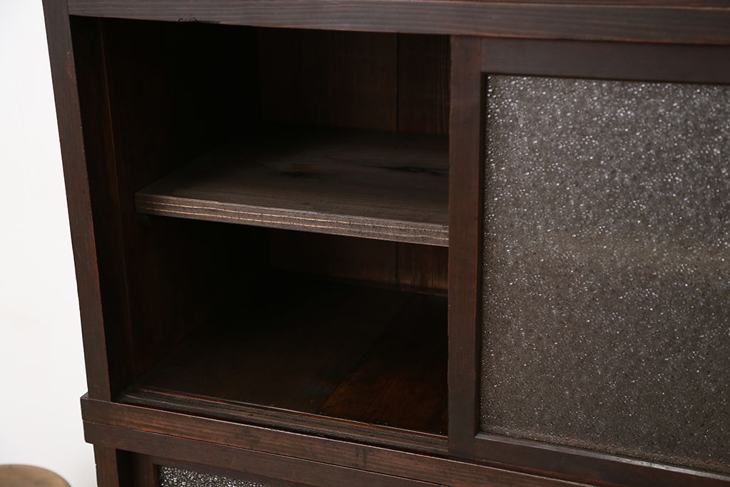 アンティーク家具　☆古民具・骨董　使い込まれたダイヤガラス二段重ねアンティーク食器棚(収納棚)
