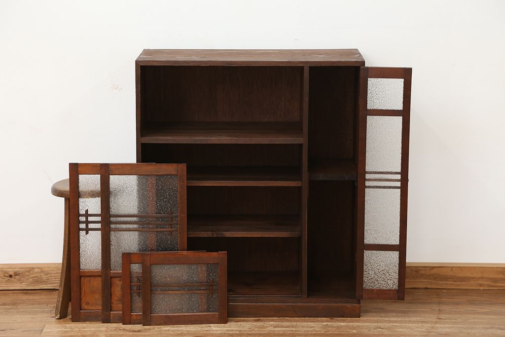 アンティーク家具　アンティーク　素敵なデザイン!古い木のダイヤガラス収納棚(下駄箱)
