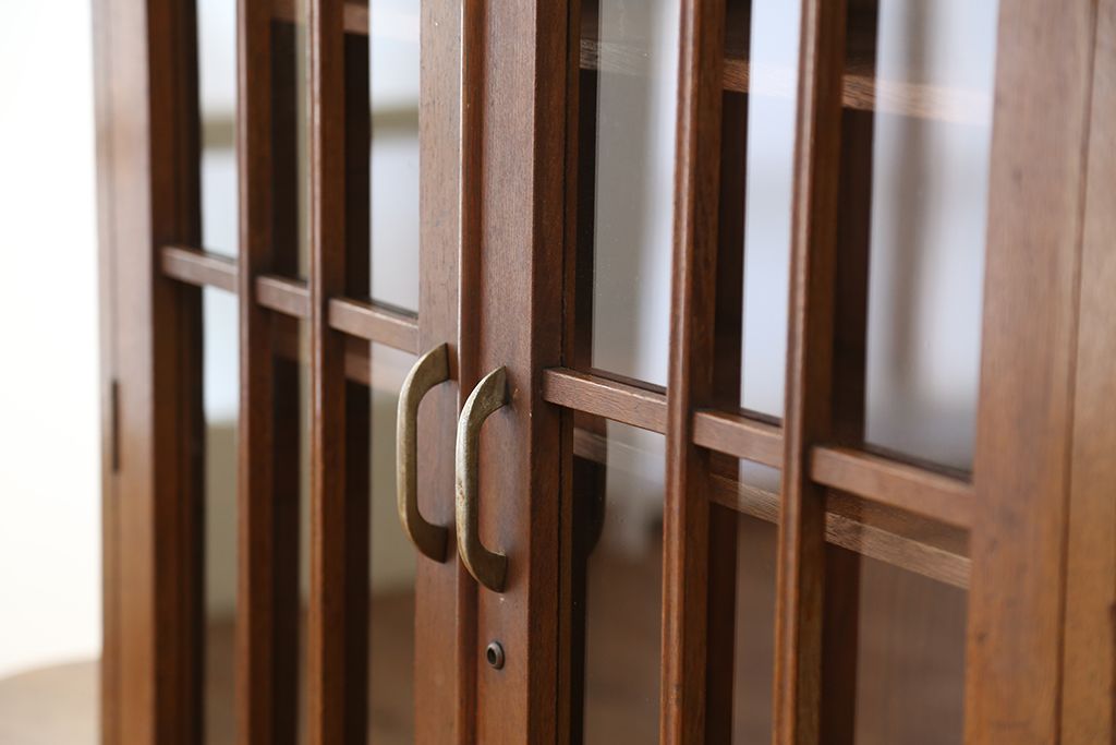 レトロ家具　★レトロなデザインのアンティーク本箱