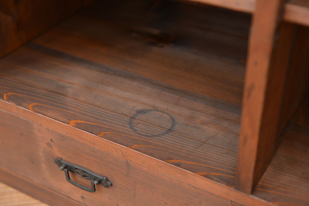 アンティーク家具　アンティーク　古い木のシンプルな引き出し付き飾り棚(収納棚)