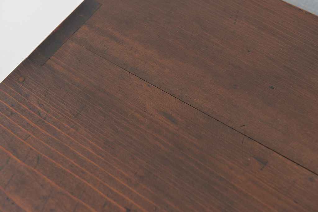 アンティーク家具　アンティーク　古い木の引き出し付き飾り棚(チェスト)