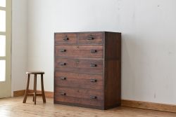 アンティーク家具　★アンティーク　古い木のシンプルなチェスト?