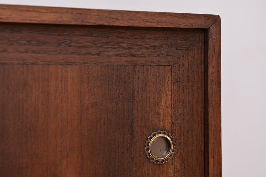 アンティーク家具　アンティーク　古い木のシンプルな鉄脚ローボード(収納棚)