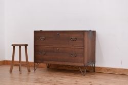 アンティーク家具　アンティーク　古い木のシンプルな鉄脚ローチェスト(ローボード)?
