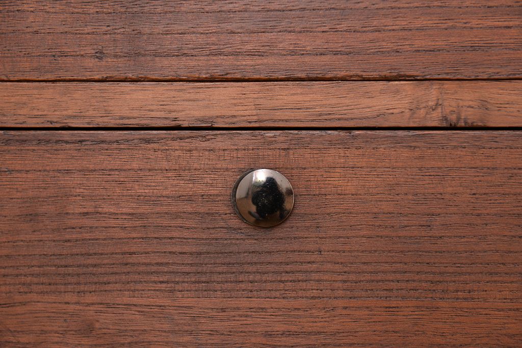 アンティーク家具　アンティーク　古い木のシンプルな鉄脚ローチェスト(ローボード)?