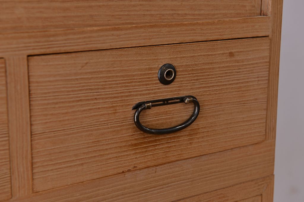 アンティーク家具　アンティーク　桐三段重ね箪笥(桐箪笥、桐たんす)