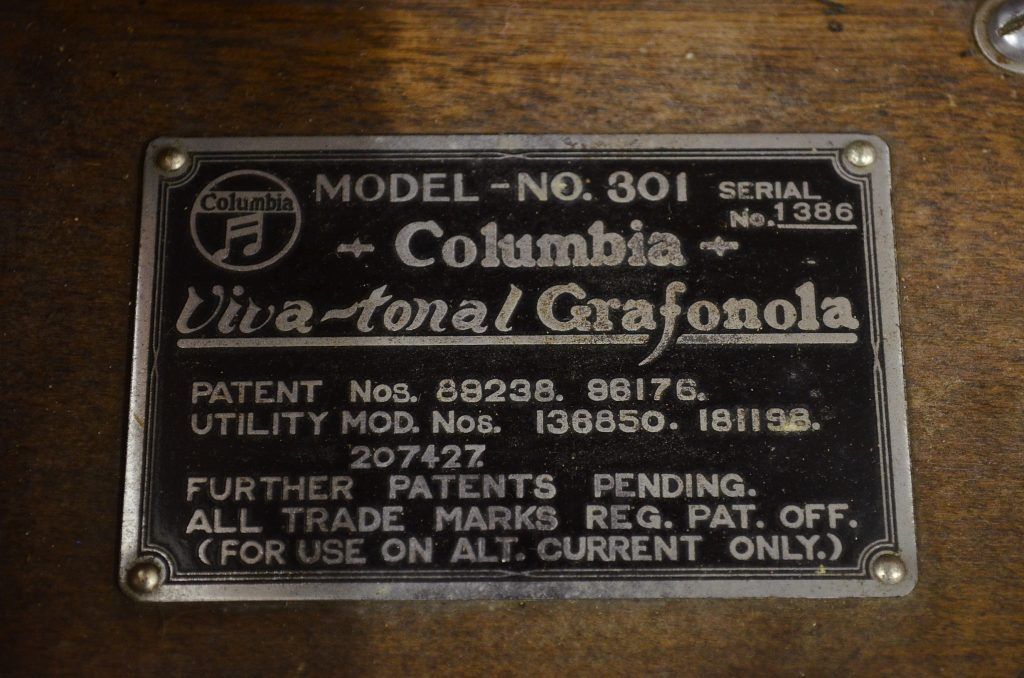 アンティーク雑貨　ジャンク品!古いコロンビア(columbia)蓄音機No.301