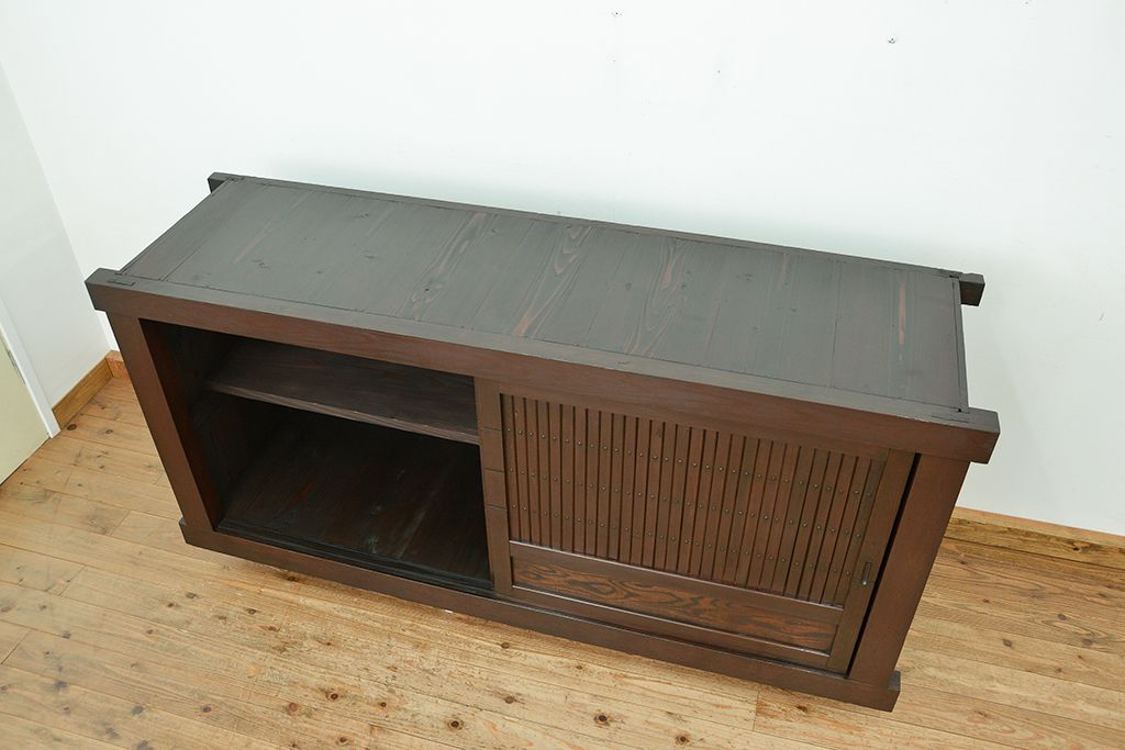 アンティーク家具　古民具・骨董　重厚な六尺水屋箪笥サイドボード下段(収納棚)