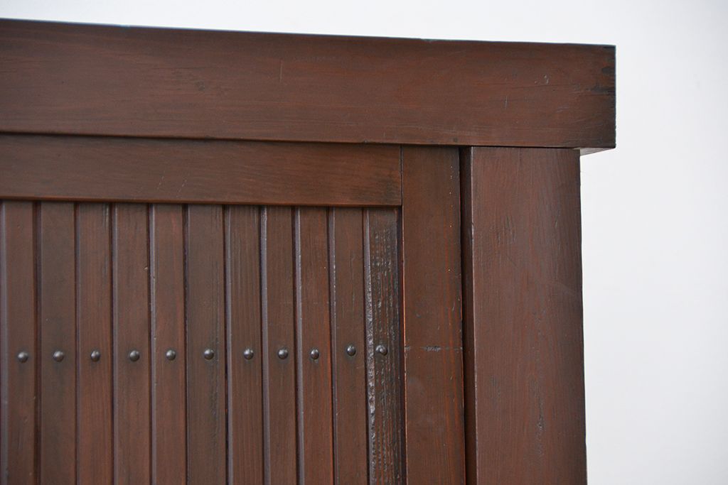 アンティーク家具　古民具・骨董　重厚な六尺水屋箪笥サイドボード下段(収納棚)