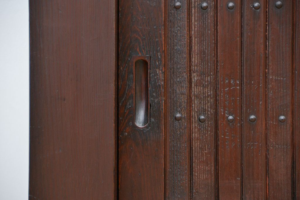 アンティーク家具　古民具・骨董　重厚な六尺水屋箪笥サイドボード下段(収納棚)