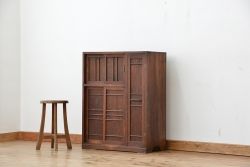 アンティーク家具　アンティーク　古い木味のカサ入れ付き下駄箱(収納棚)